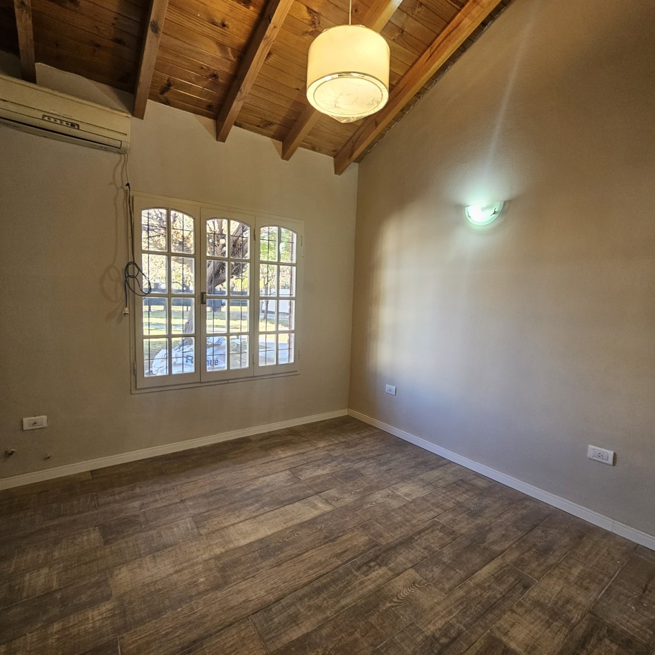 Neuquen Alquiler Casa en dos plantas Jardines del Rey APTO ALQUILER COMERCIAL O VIVIENDA
