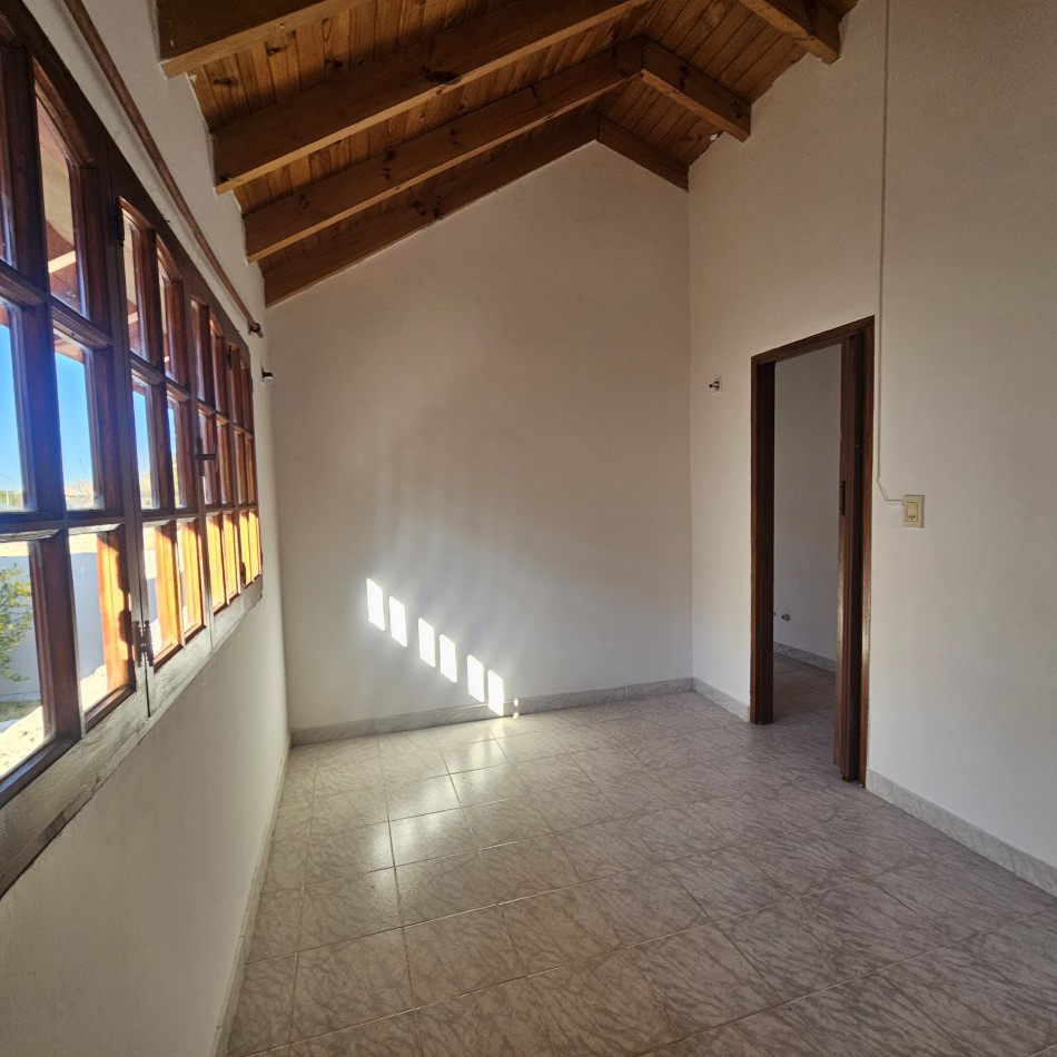 Neuquen Alquiler Casa en dos plantas Jardines del Rey APTO ALQUILER COMERCIAL O VIVIENDA