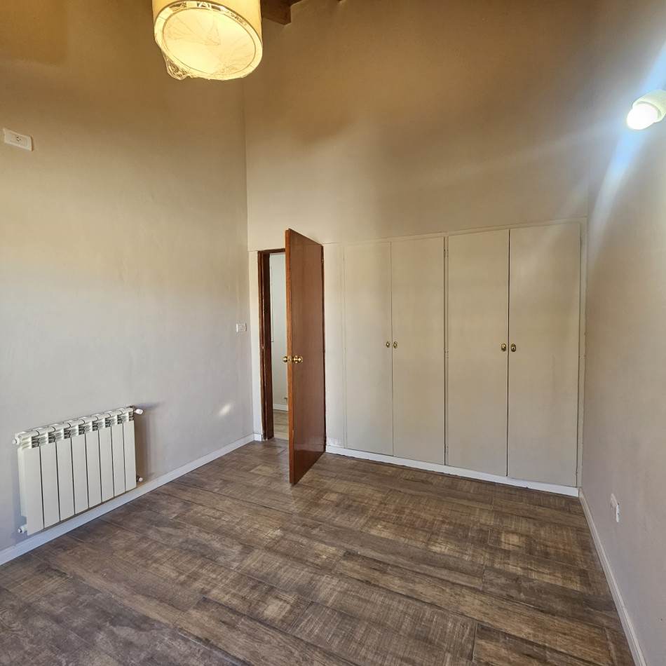 Neuquen Alquiler Casa en dos plantas Jardines del Rey APTO ALQUILER COMERCIAL O VIVIENDA