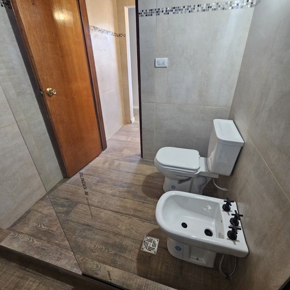 Neuquen Alquiler Casa en dos plantas Jardines del Rey APTO ALQUILER COMERCIAL O VIVIENDA