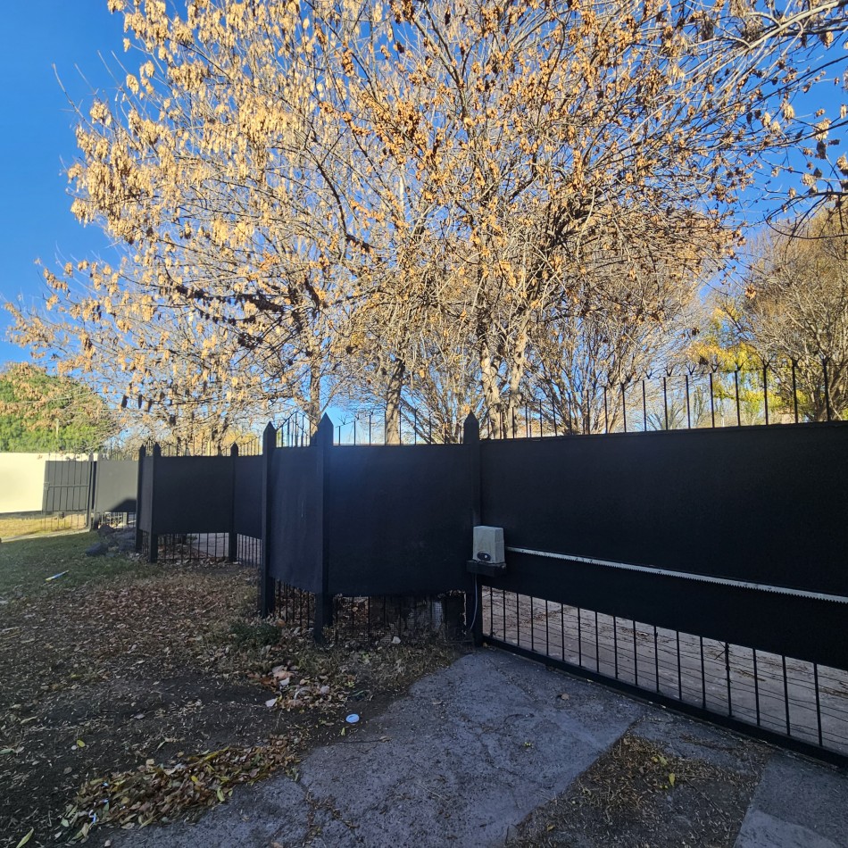 Neuquen Alquiler Casa en dos plantas Jardines del Rey APTO ALQUILER COMERCIAL O VIVIENDA