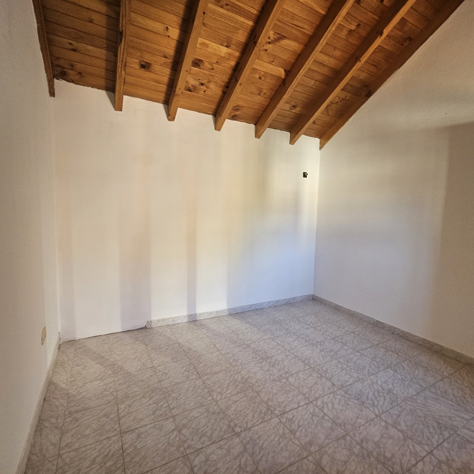 Neuquen Alquiler Casa en dos plantas Jardines del Rey APTO ALQUILER COMERCIAL O VIVIENDA