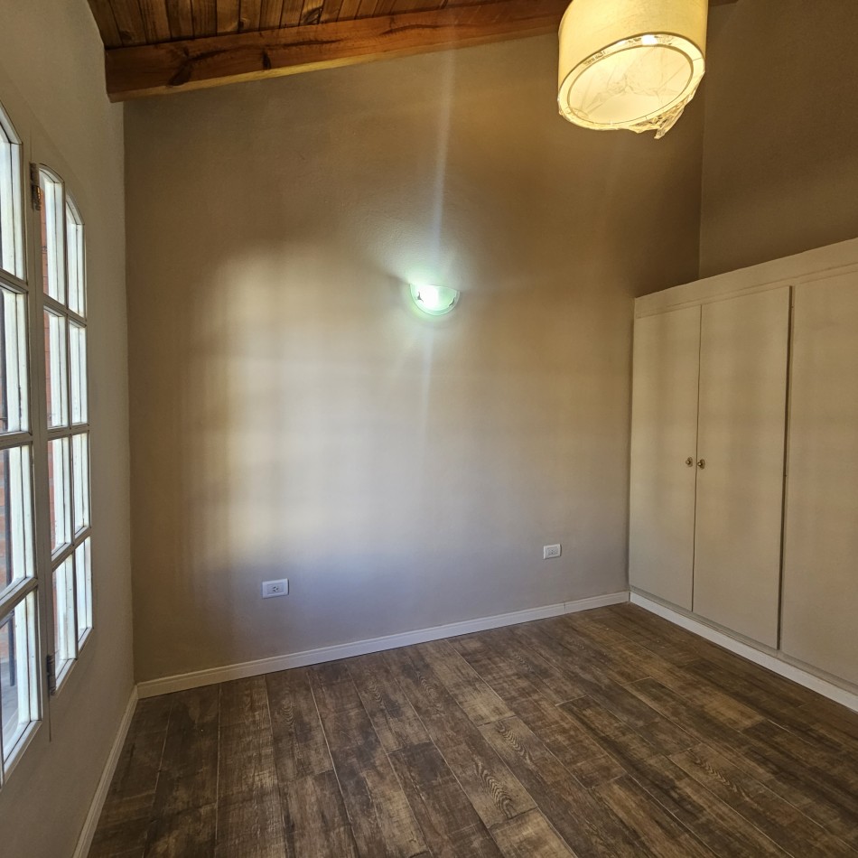 Neuquen Alquiler Casa en dos plantas Jardines del Rey APTO ALQUILER COMERCIAL O VIVIENDA