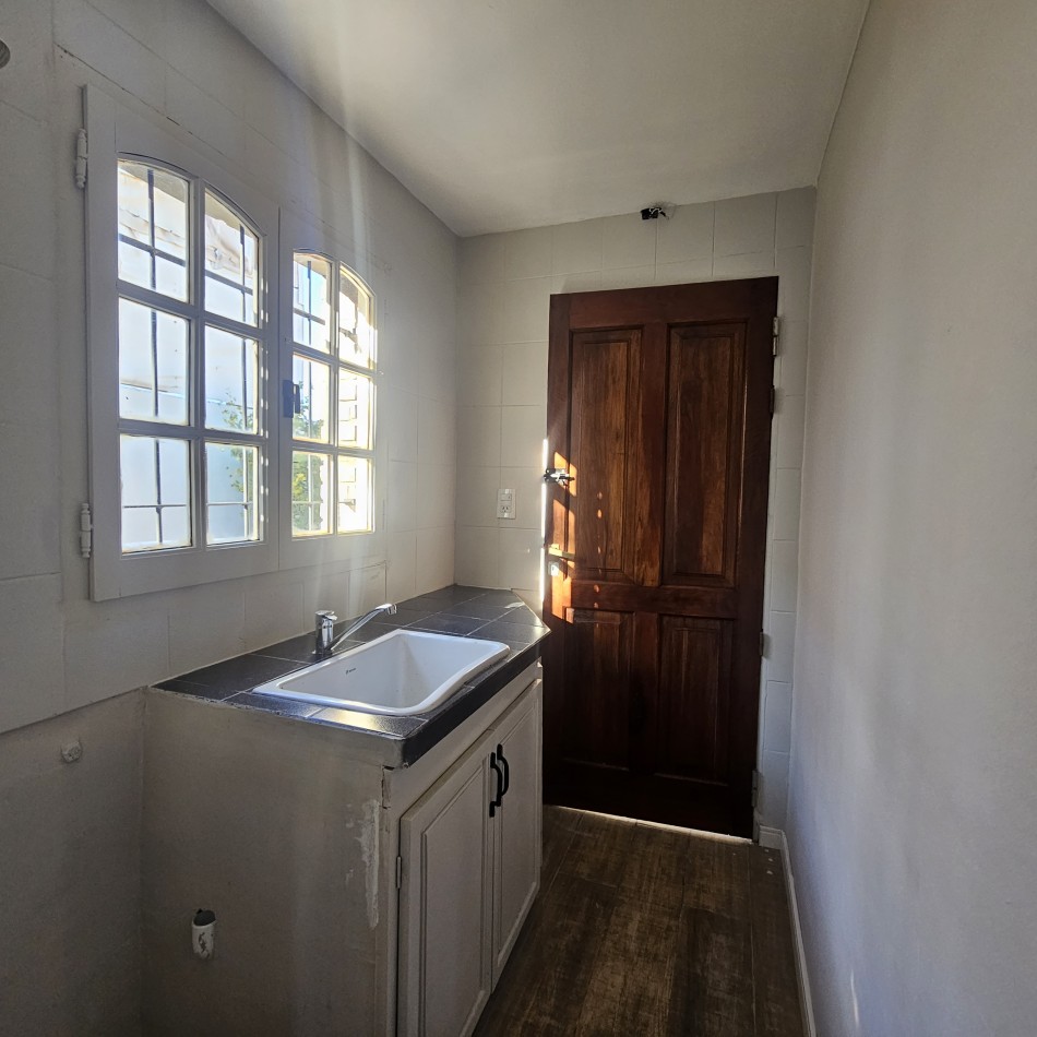Neuquen Alquiler Casa en dos plantas Jardines del Rey APTO ALQUILER COMERCIAL O VIVIENDA
