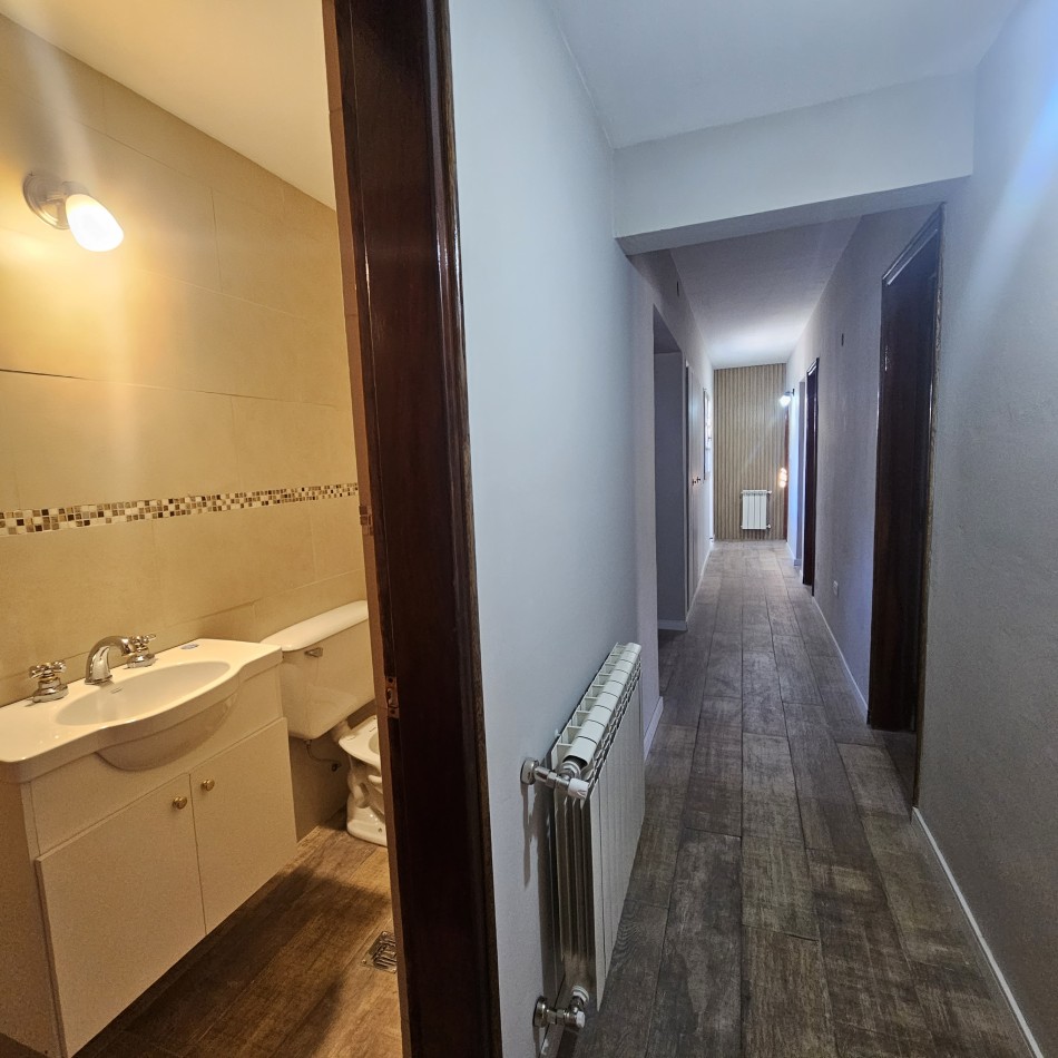 Neuquen Alquiler Casa en dos plantas Jardines del Rey APTO ALQUILER COMERCIAL O VIVIENDA