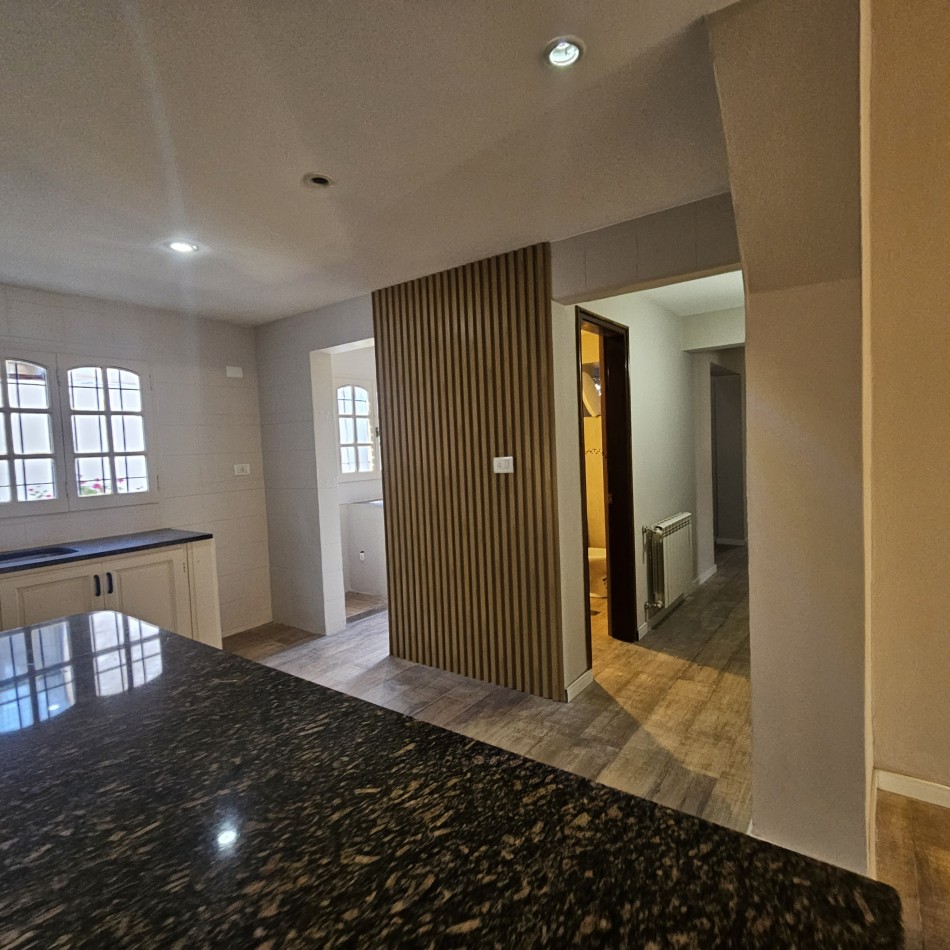 Neuquen Alquiler Casa en dos plantas Jardines del Rey APTO ALQUILER COMERCIAL O VIVIENDA