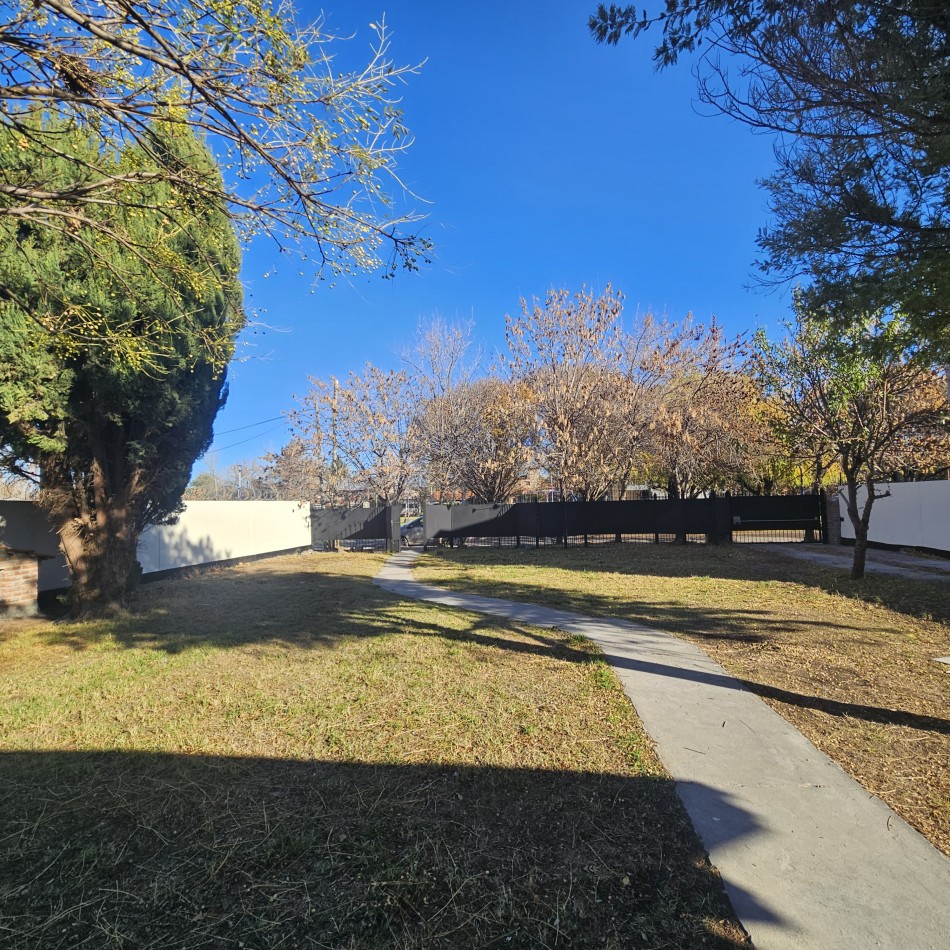 Neuquen Alquiler Casa en dos plantas Jardines del Rey APTO ALQUILER COMERCIAL O VIVIENDA