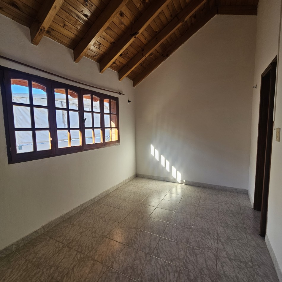 Neuquen Alquiler Casa en dos plantas Jardines del Rey APTO ALQUILER COMERCIAL O VIVIENDA