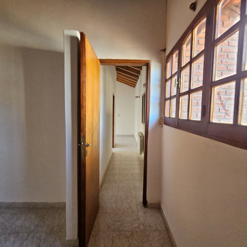 Neuquen Alquiler Casa en dos plantas Jardines del Rey APTO ALQUILER COMERCIAL O VIVIENDA