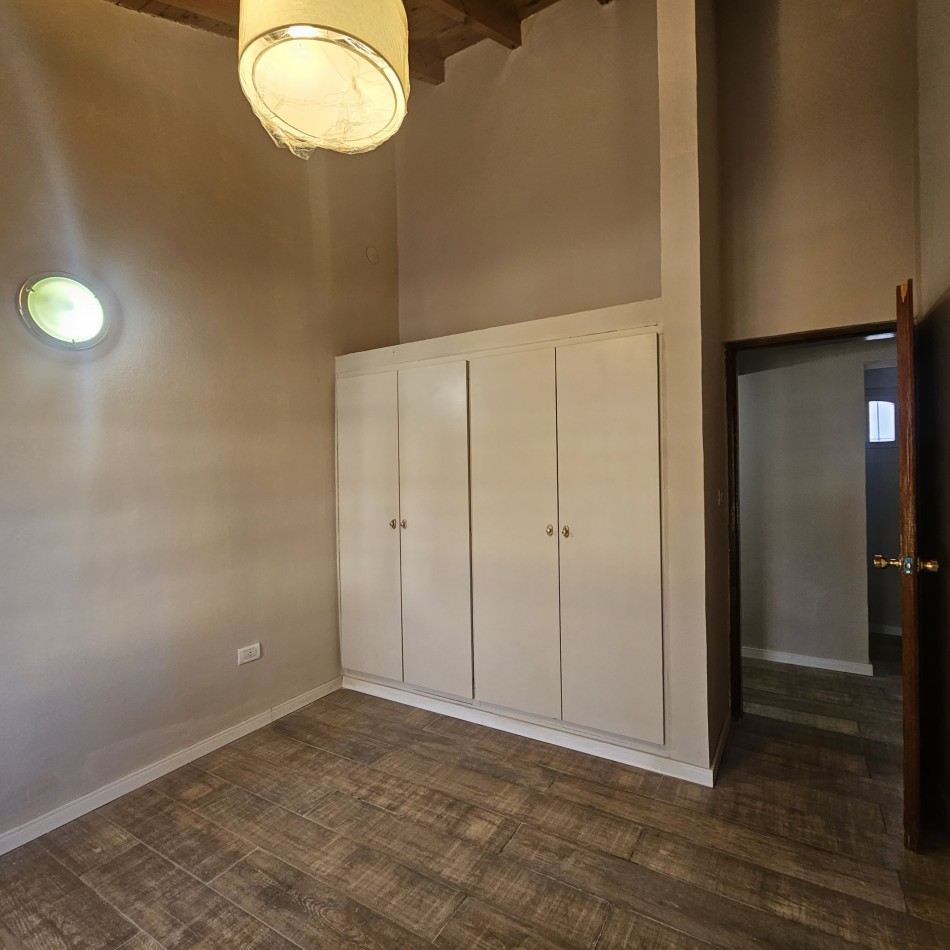 Neuquen Alquiler Casa en dos plantas Jardines del Rey APTO ALQUILER COMERCIAL O VIVIENDA