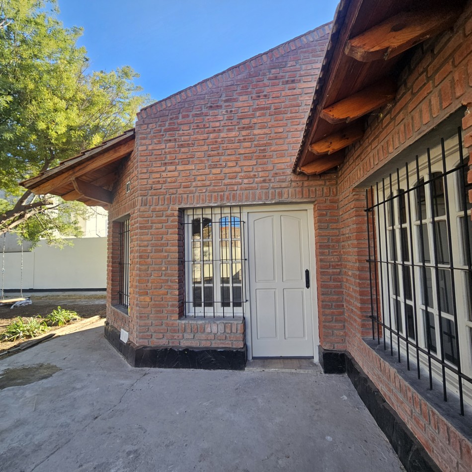 Neuquen Alquiler Casa en dos plantas Jardines del Rey APTO ALQUILER COMERCIAL O VIVIENDA