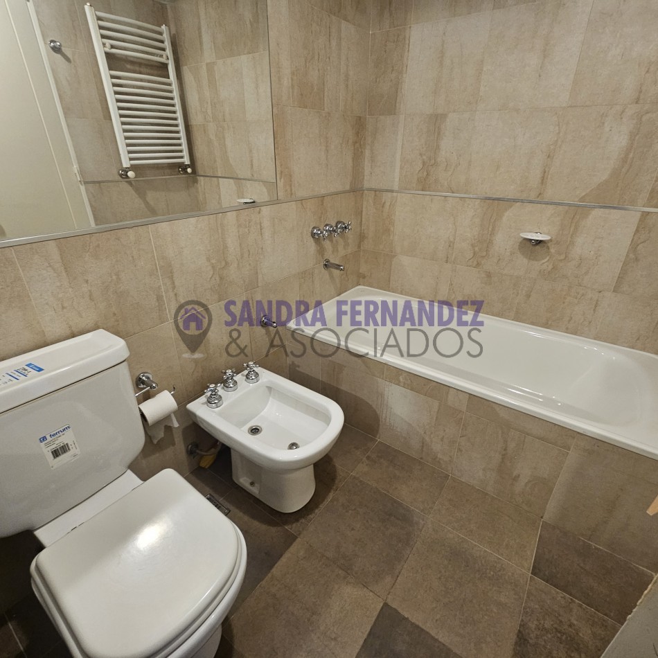 Neuquen. Alquiler Departamento 2 dormitorios (suite) Cochera Baulera