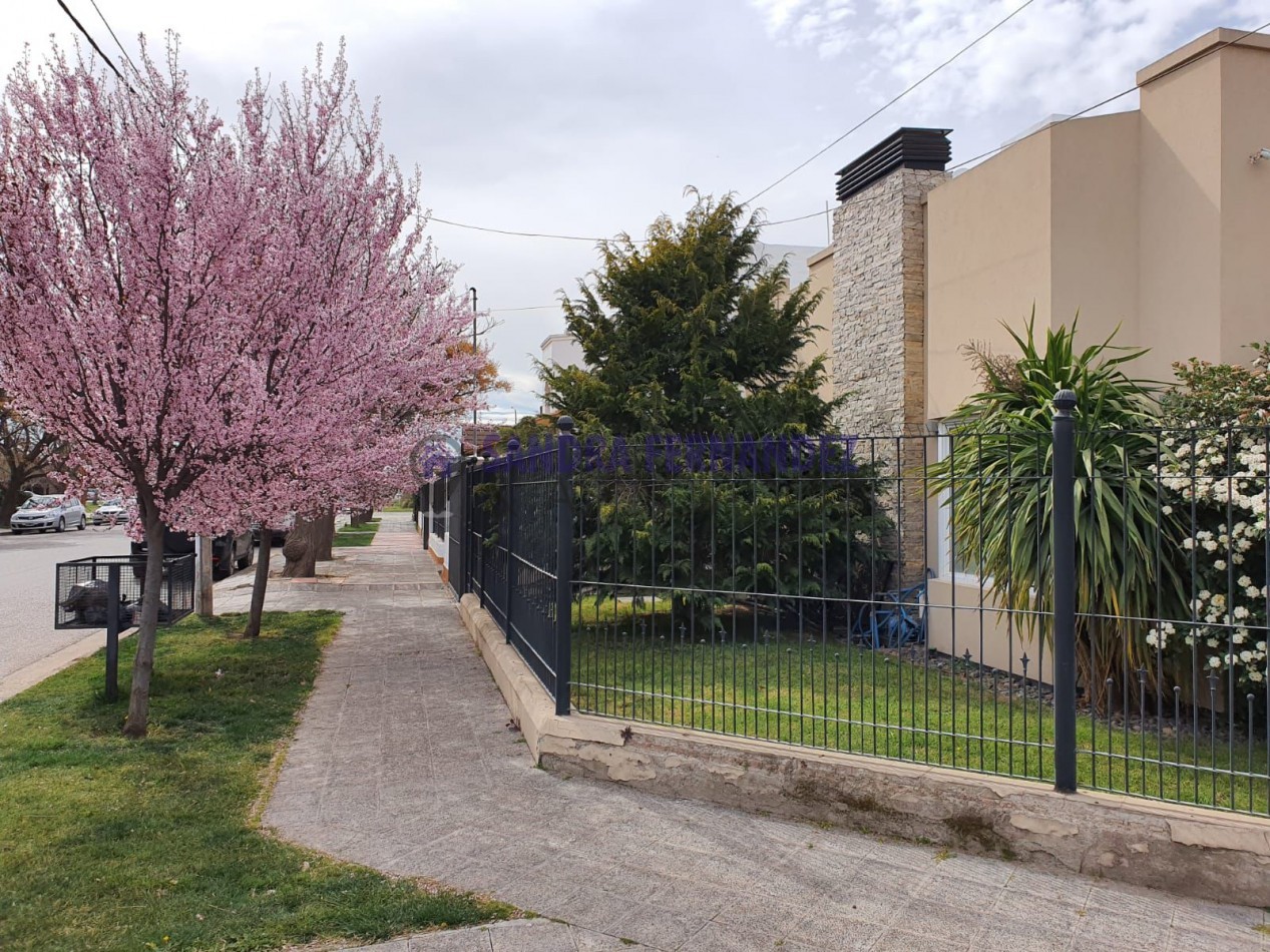 Rio Negro Cipolletti Barrio Flamingo Casa niel gerencial 