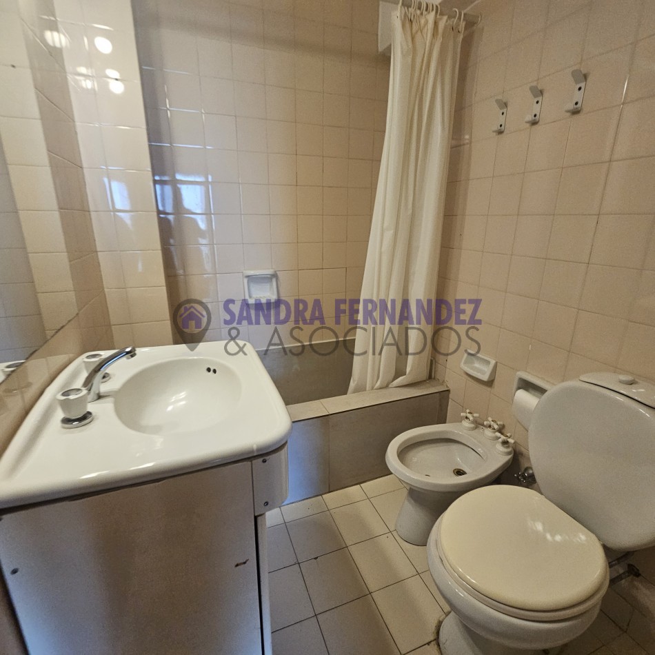 Neuquen Alquiler Departamento 2 dormitorios  Zona Policlinico ADOS/Supermercado La Anonima del alto. 
