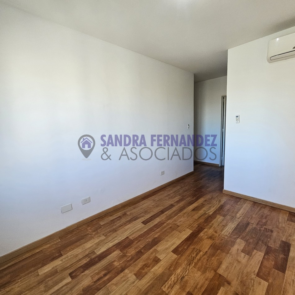 Neuquen. Alquiler Departamento 2 dormitorios (suite) Cochera Baulera