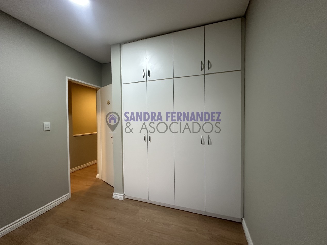 Duplex 3 dormitorios amplios. Barrio Rincon de Emilio