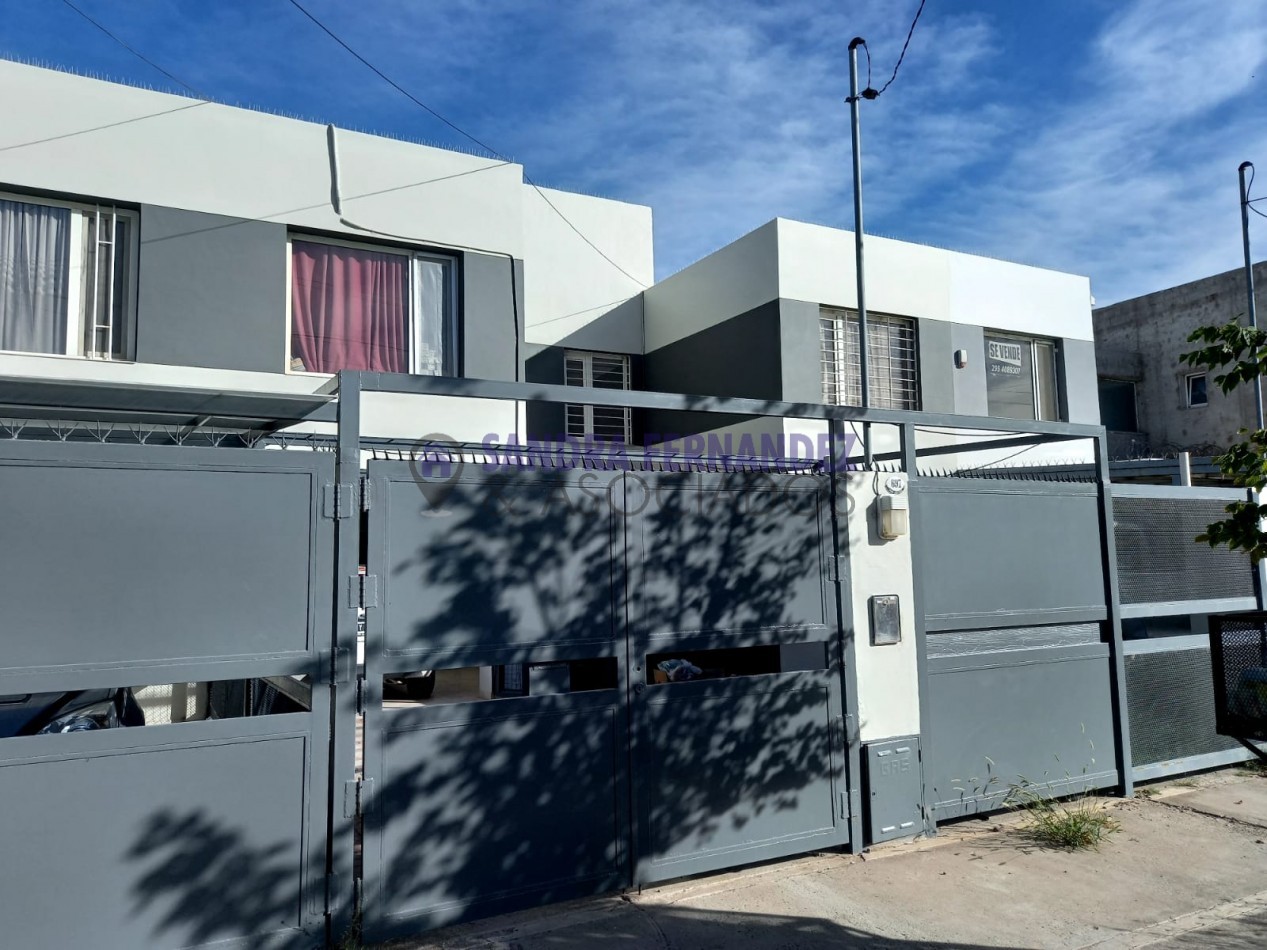 Duplex 3 dormitorios amplios. Barrio Rincon de Emilio