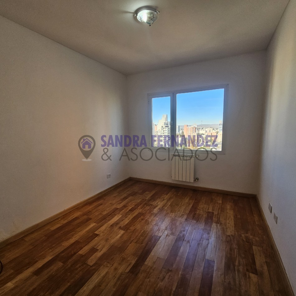 Neuquen. Alquiler Departamento 2 dormitorios (suite) Cochera Baulera