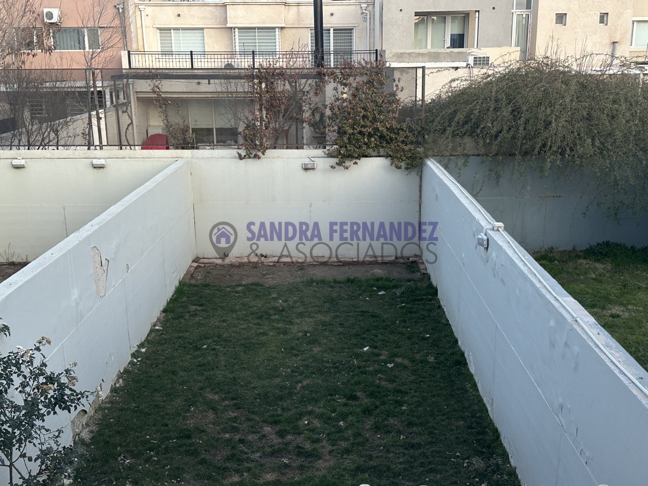 Duplex 3 dormitorios amplios. Barrio Rincon de Emilio
