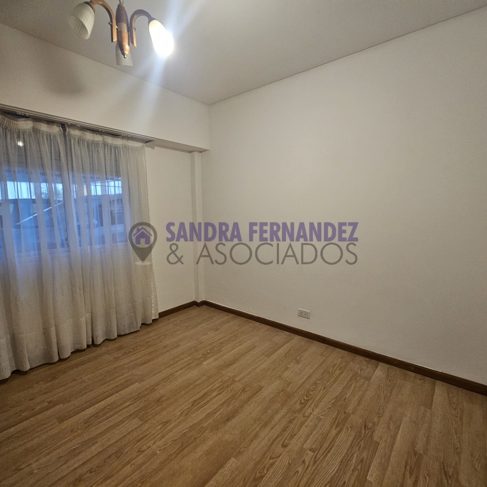 Neuquen. Alquiler. Departamento 2 dormitorios,  PB (1 en suite). Barrio Maria Auxiliadora