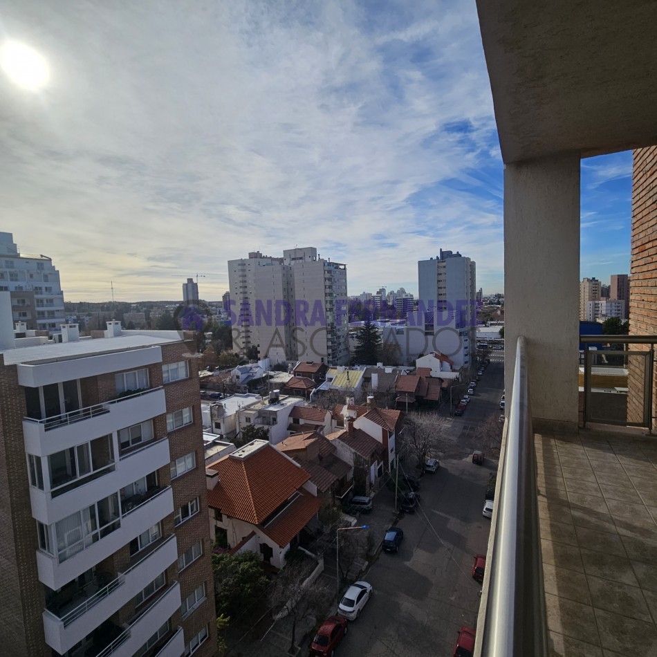 Neuquen. Alquiler Departamento 2 dormitorios (suite) Cochera Baulera