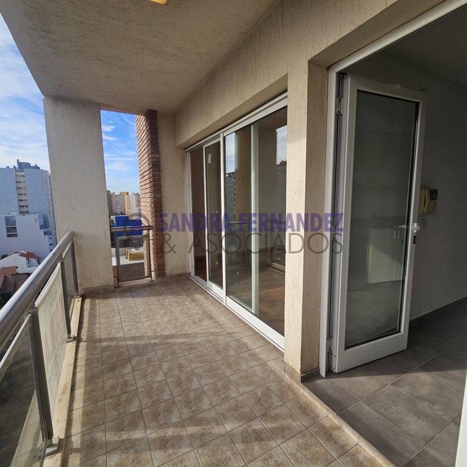 Neuquen. Alquiler Departamento 2 dormitorios (suite) Cochera Baulera