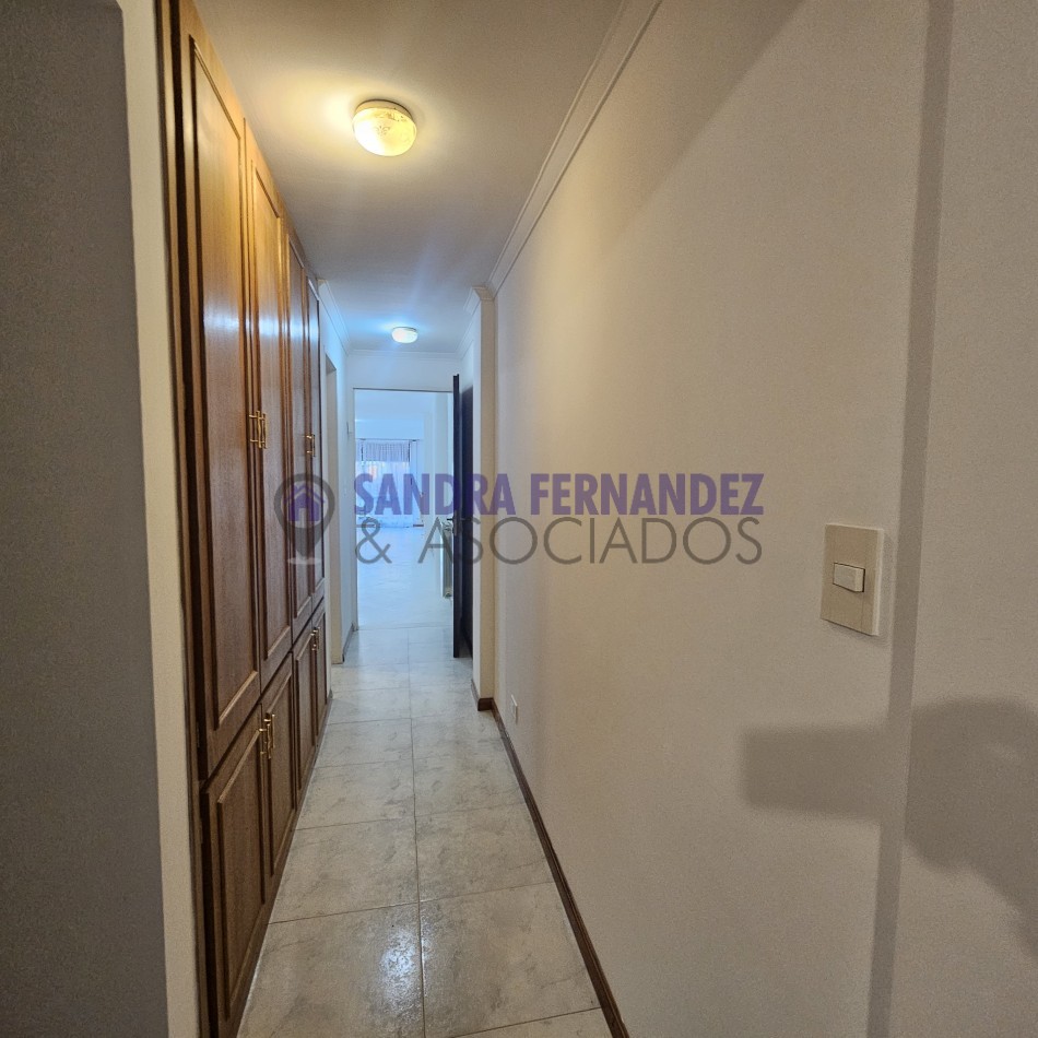 Neuquen. Alquiler. Departamento 2 dormitorios,  PB (1 en suite). Barrio Maria Auxiliadora
