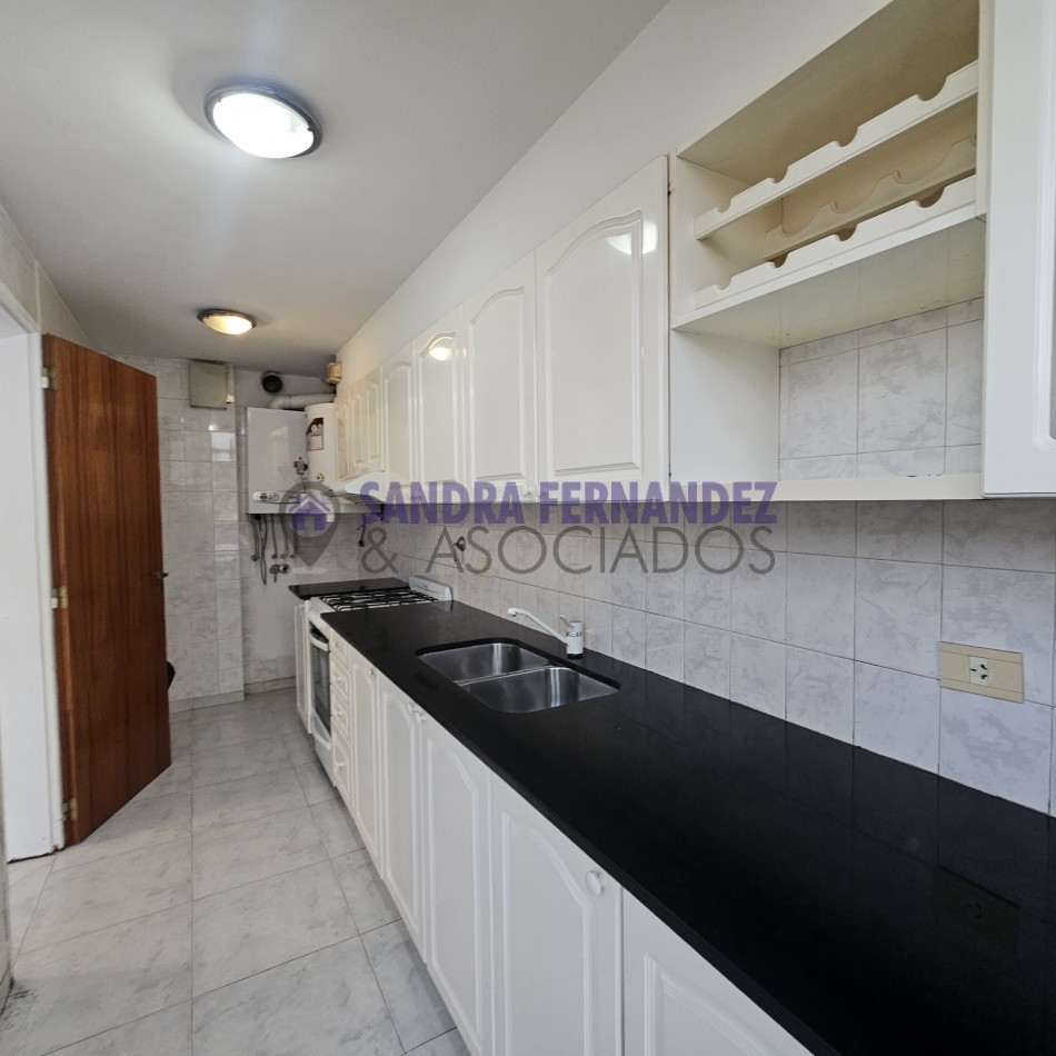 Neuquen. Alquiler. Departamento 2 dormitorios,  PB (1 en suite). Barrio Maria Auxiliadora