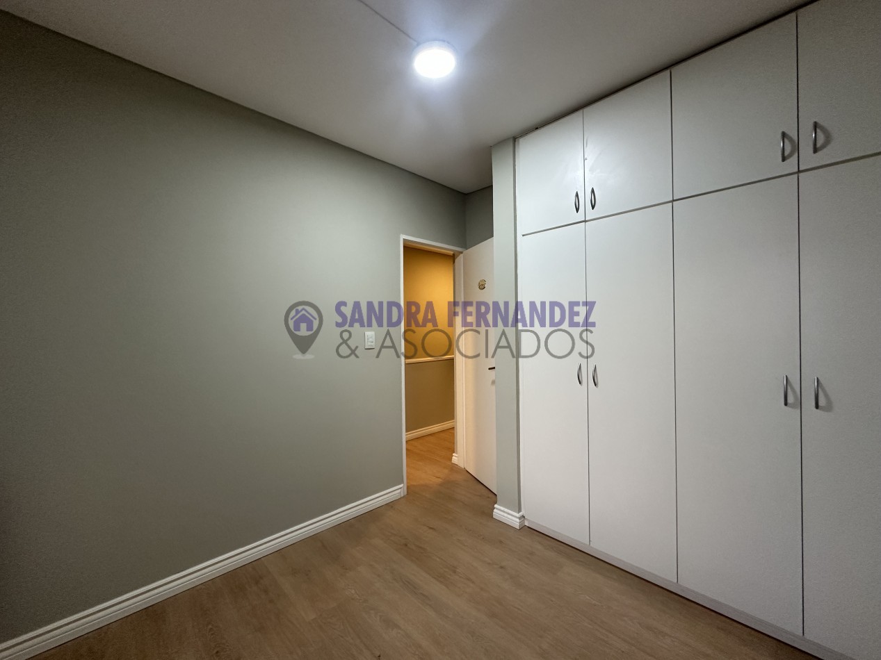 Duplex 3 dormitorios amplios. Barrio Rincon de Emilio
