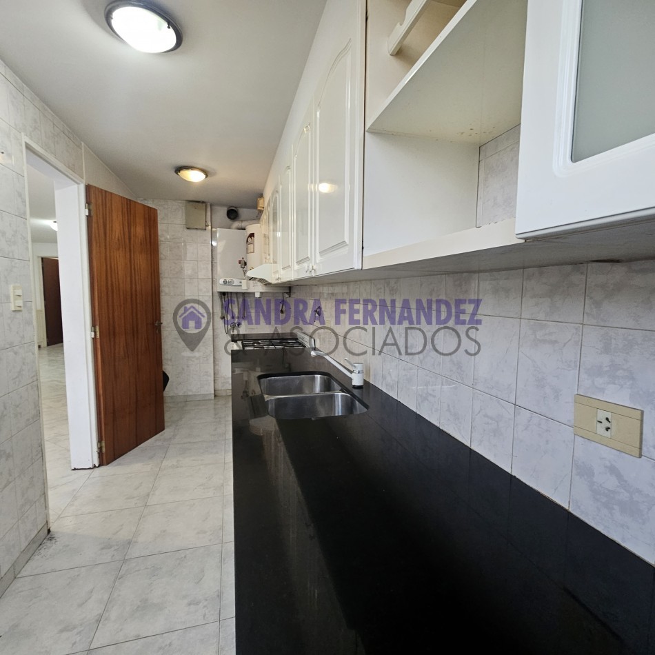 Neuquen. Alquiler. Departamento 2 dormitorios,  PB (1 en suite). Barrio Maria Auxiliadora