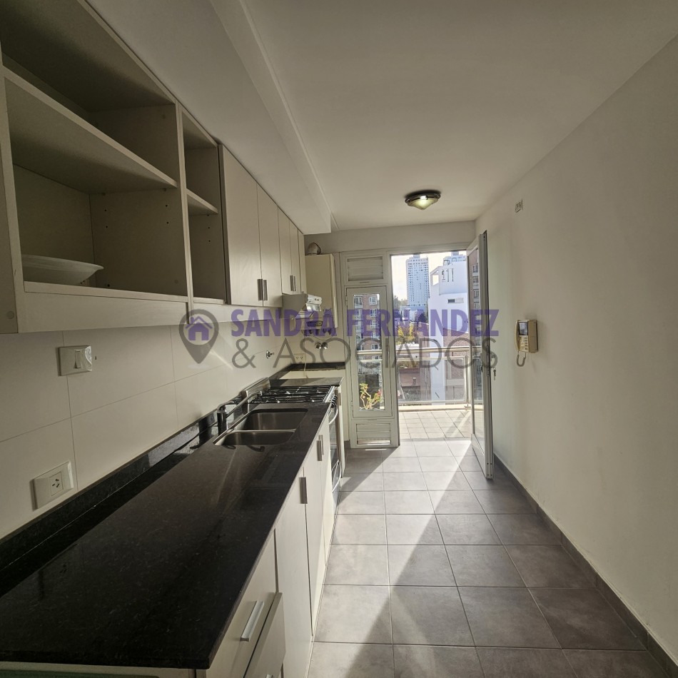 Neuquen. Alquiler Departamento 2 dormitorios (suite) Cochera Baulera