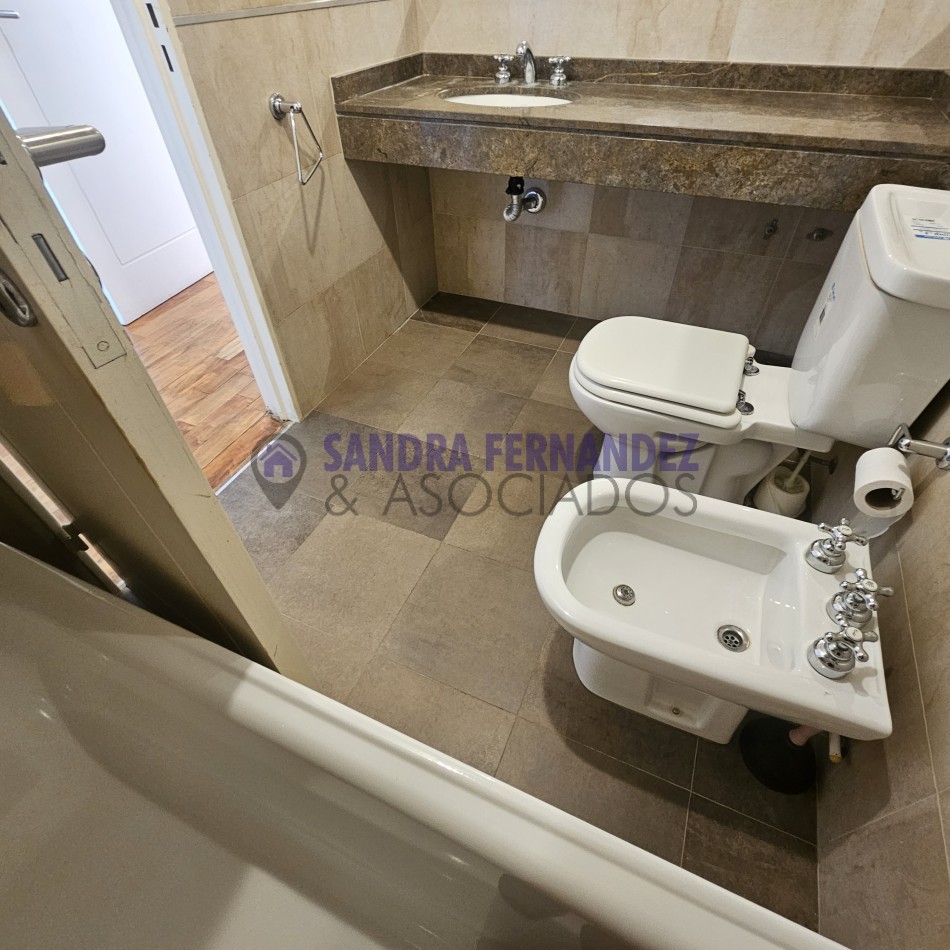 Neuquen. Alquiler Departamento 2 dormitorios (suite) Cochera Baulera