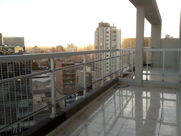 Neuquen. Departamento en duplex 2 dormitorios. Cochera. Zona Policlinico Neuquen- Zona Bancaria