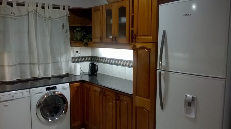 Neuquen. Alquiler. Temporario o por año. Casa 4 dormitorios con pileta estilo campo. Barrio jardines del Rey