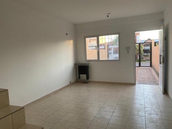 Neuquen. Alquiler. Duplex 2 dormitorios Barrio Huilliches