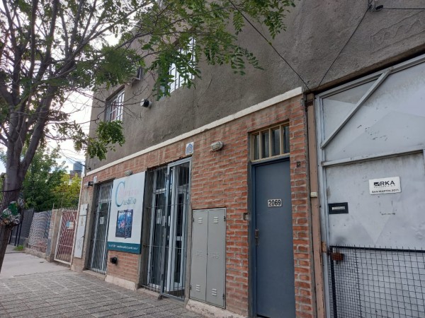 Neuquen. Alquiler. Local comercial con oficinas y deposito