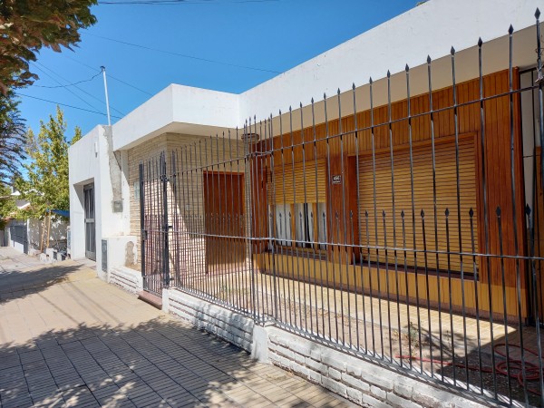 Neuquen. Alquiler. Casa 2 dormitorios (suite)Barrio María Auxiliadora