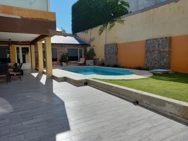 Neuquen. Alquiler. Casa 3 dorm suite, con piscina climatizada. 