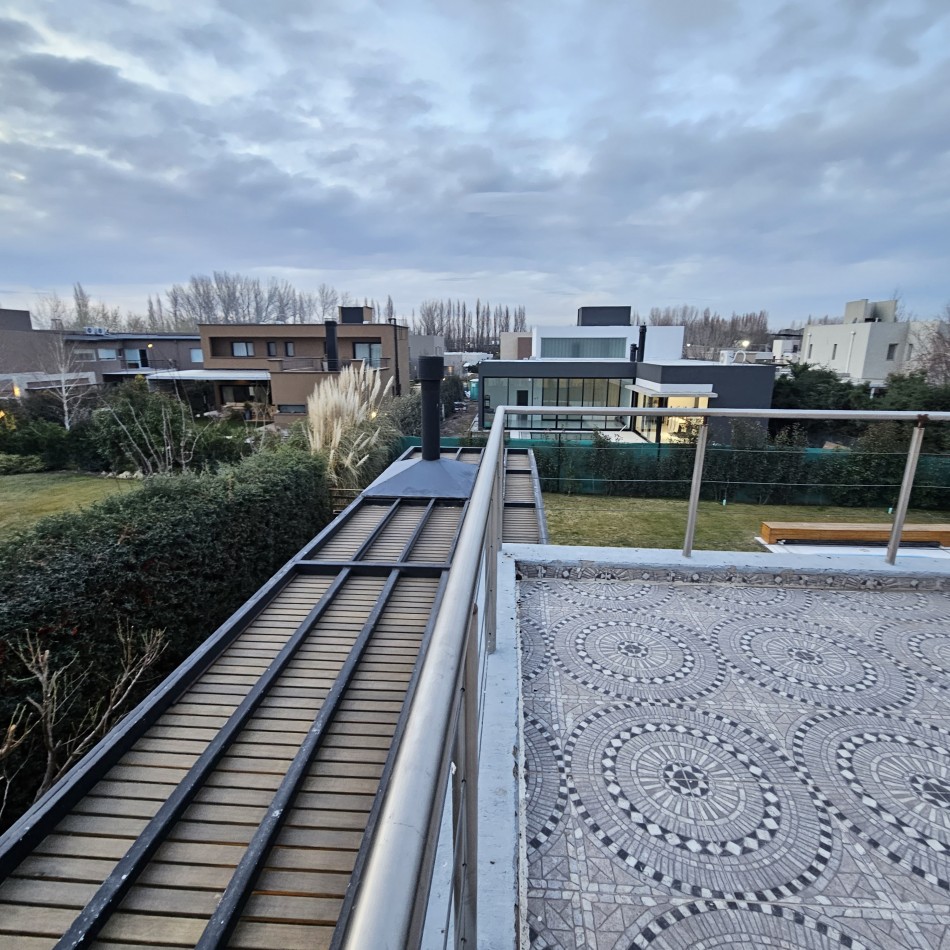 Neuquen Alquiler Casa Nivel gerencial en dos plantas Barrio Cerrado Sauces del Limay