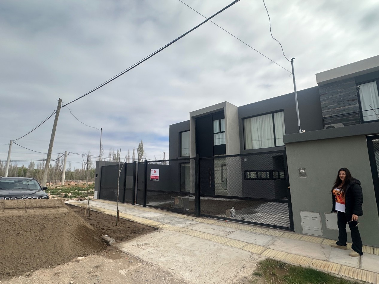 Neuquen Alquiler Duplex 3 dormitorios nuevo Barrio Parque de Talero
