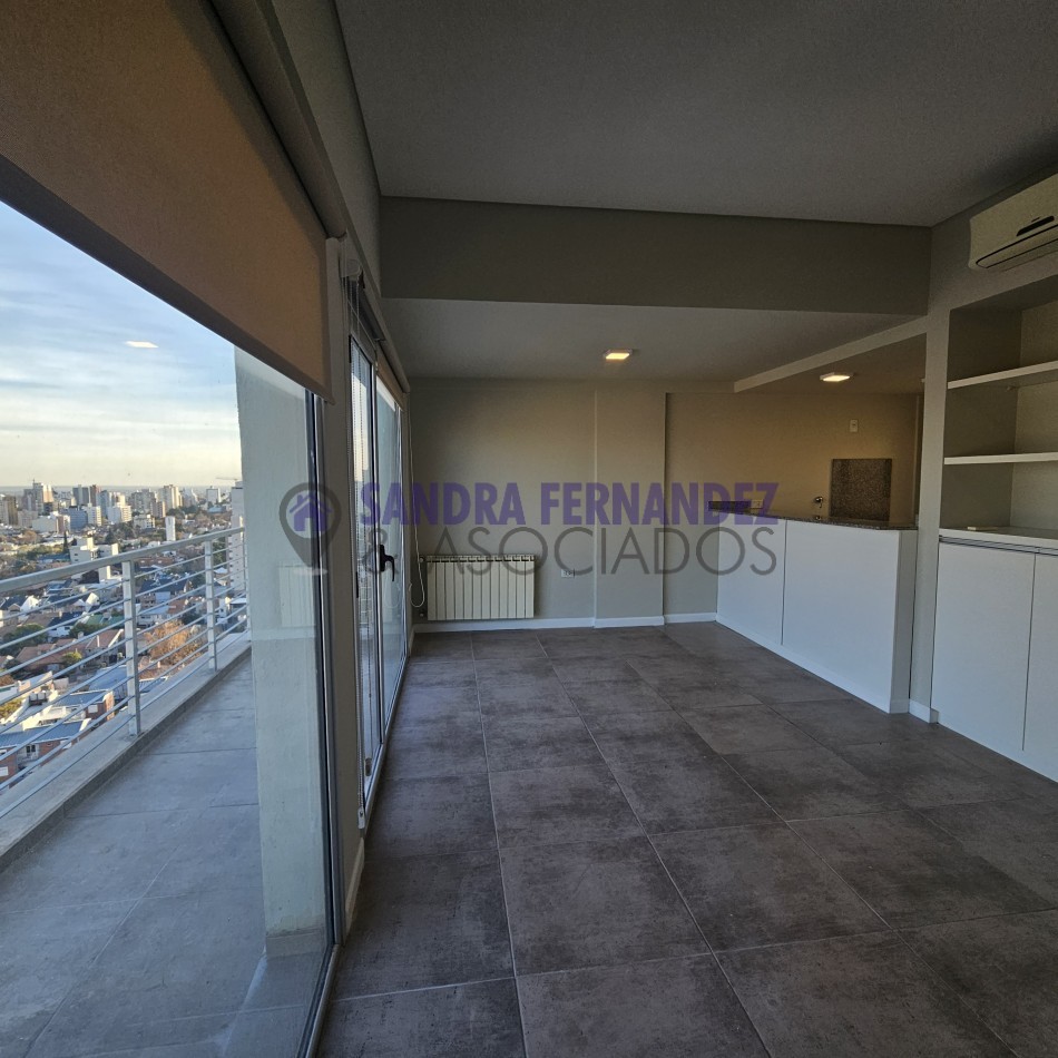 Neuquen. Venta. Semipiso Departamento frente a Legislatura de Neuquen. 