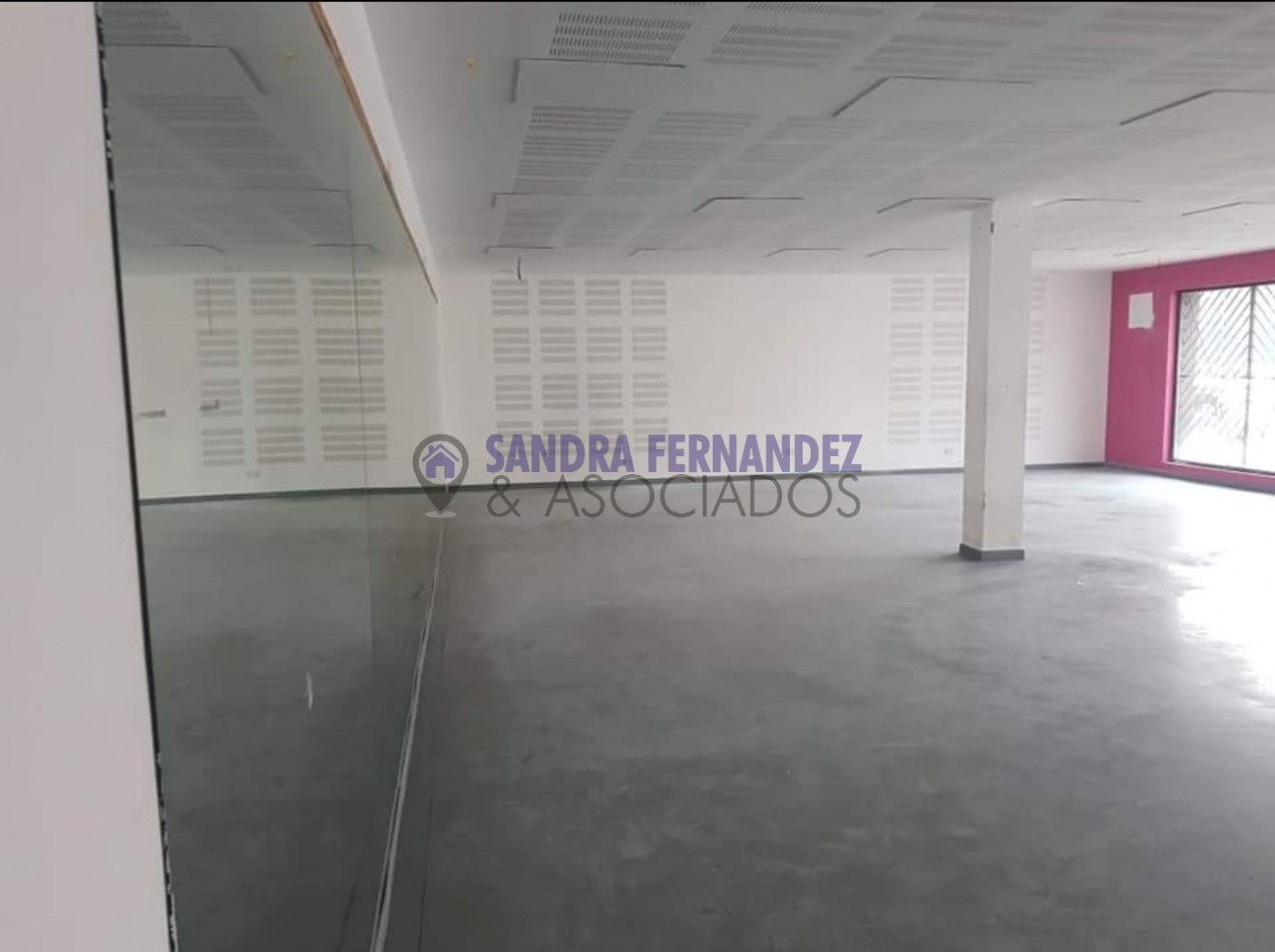 Neuquen. Local comercial- Oficina. 300 m2Apto Gastronomia en el centro del Bajo de la ciudad de Neuquen