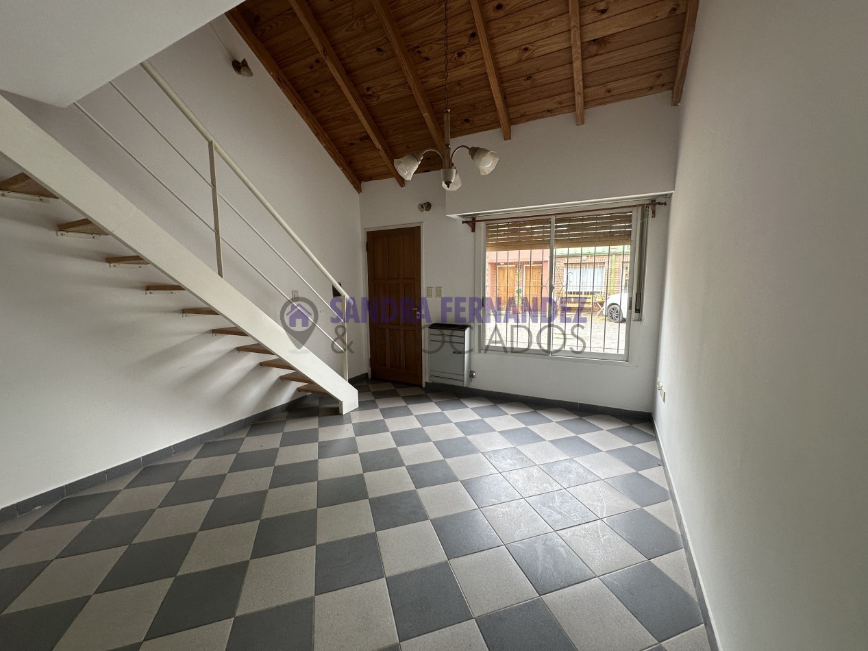 Neuquen Alquiler Loft 1 dormitorio con entrada para vehiculo