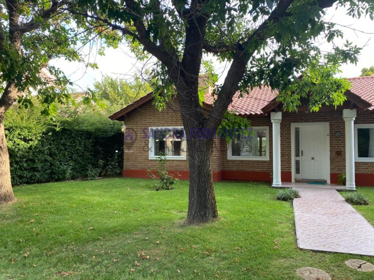 Neuquen. Alquiler Casa 2 dormitorios (suite) en una sola planta. Barrio Rincon Club de Campo