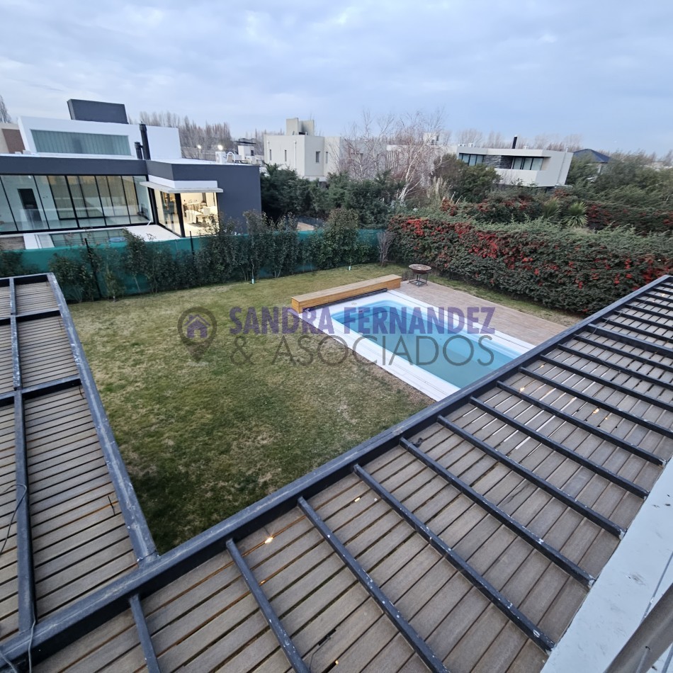 Neuquen Alquiler Casa Nivel gerencial en dos plantas Barrio Cerrado Sauces del Limay
