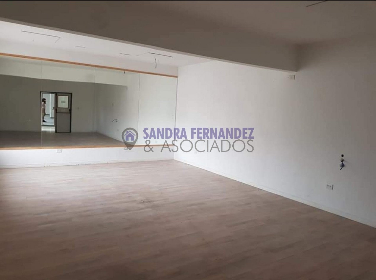 Neuquen. Local comercial- Oficina. 300 m2Apto Gastronomia en el centro del Bajo de la ciudad de Neuquen