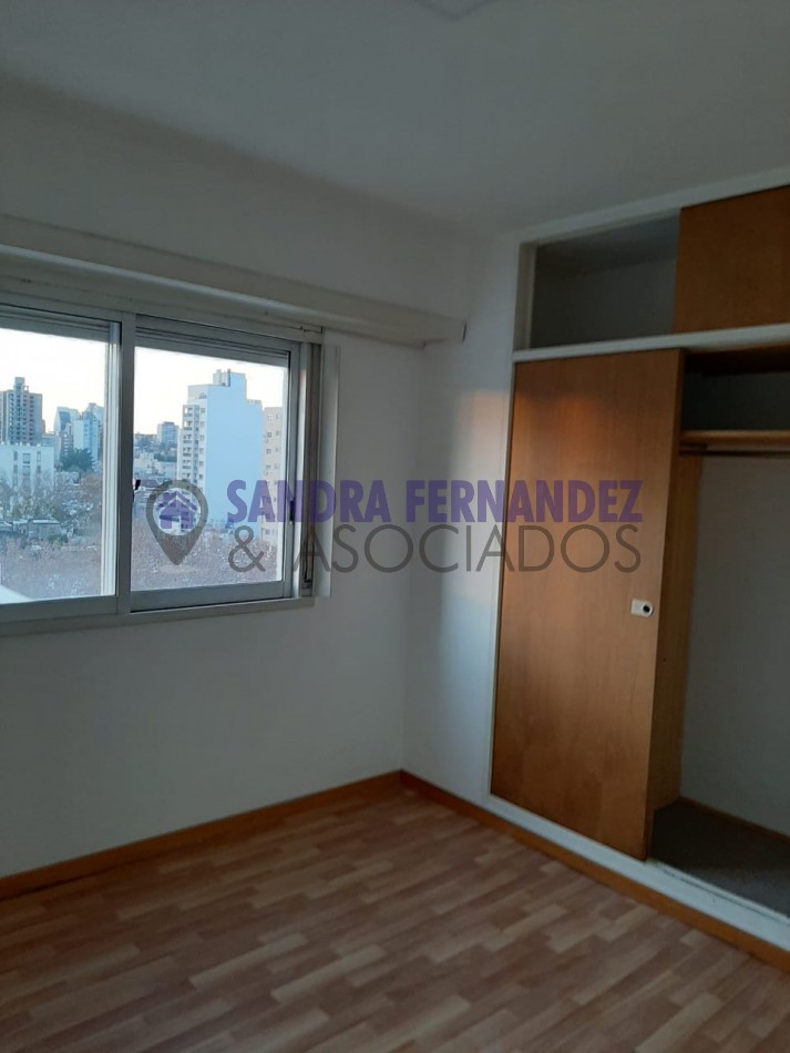 Neuquen. Alquiler. Departamento 2 dormitorios con cochera Zona Policlinico/Hospital Castro Rendon