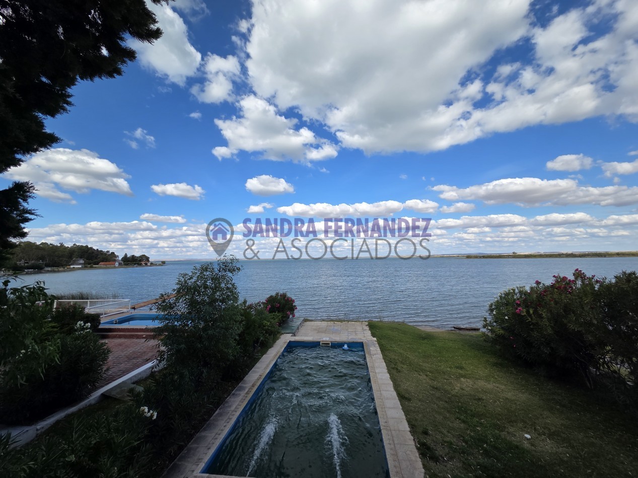 Rio Negro Cinco Saltos Lago Pellegrini Casa 2 dormitorios amoblada con vista al Lago