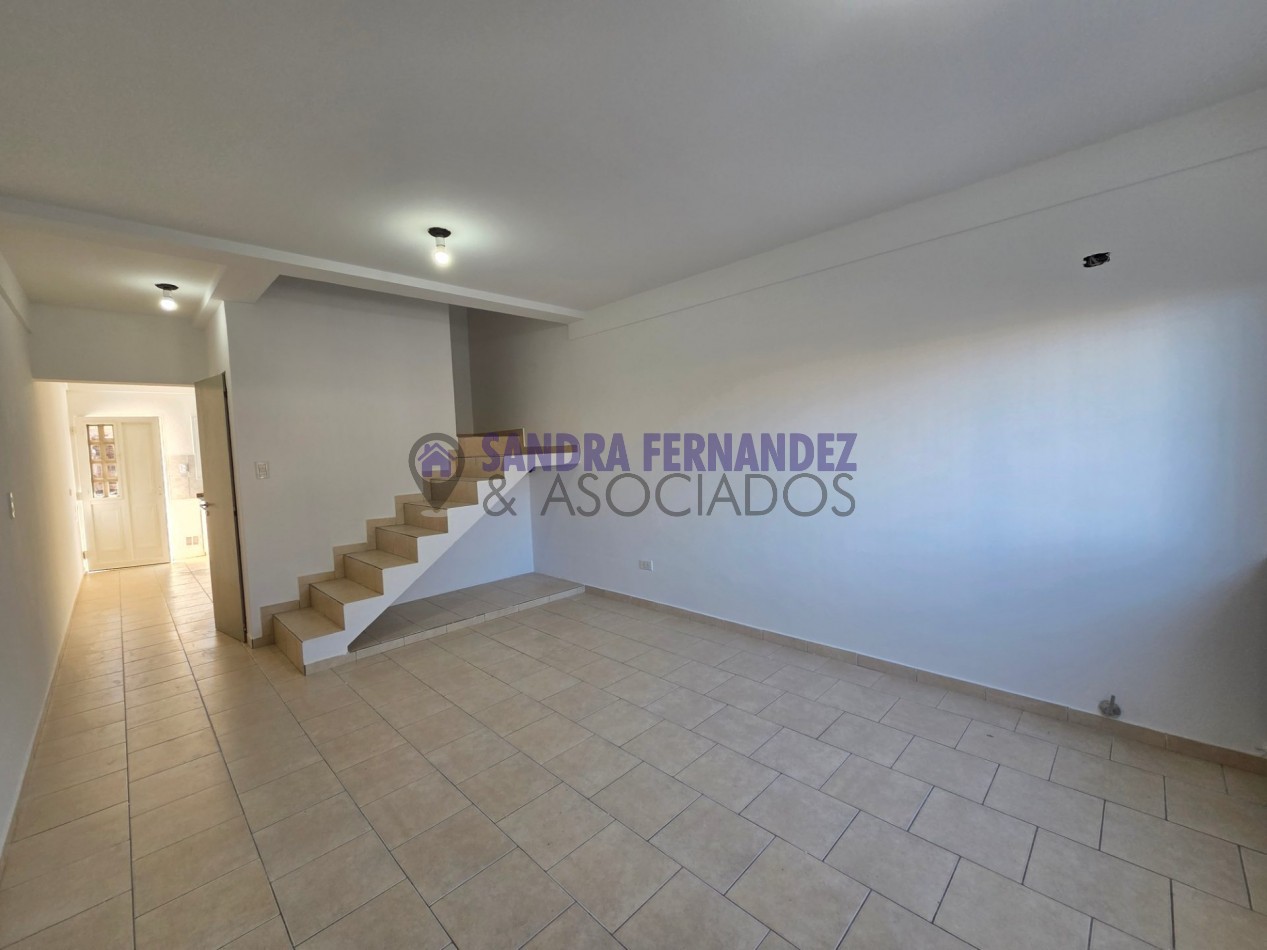 Neuquen Alquiler Duplex 2 dormitorios entrada para un auto