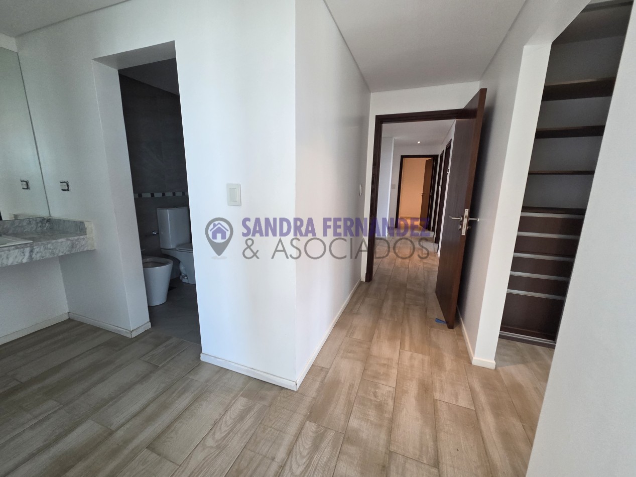 Neuquen. Alquiler NIVEL GERENCIAL Departamento  Semipiso 3 dorm